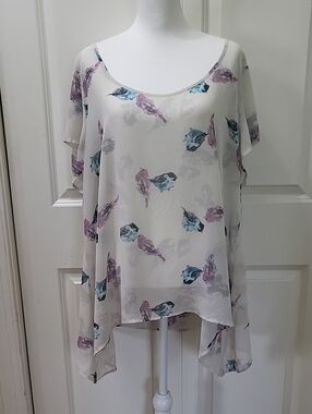 Torrid Bird Print Blouse Size 2 (2X) White Sheer Chiffon Flowy Short Sleeve Top